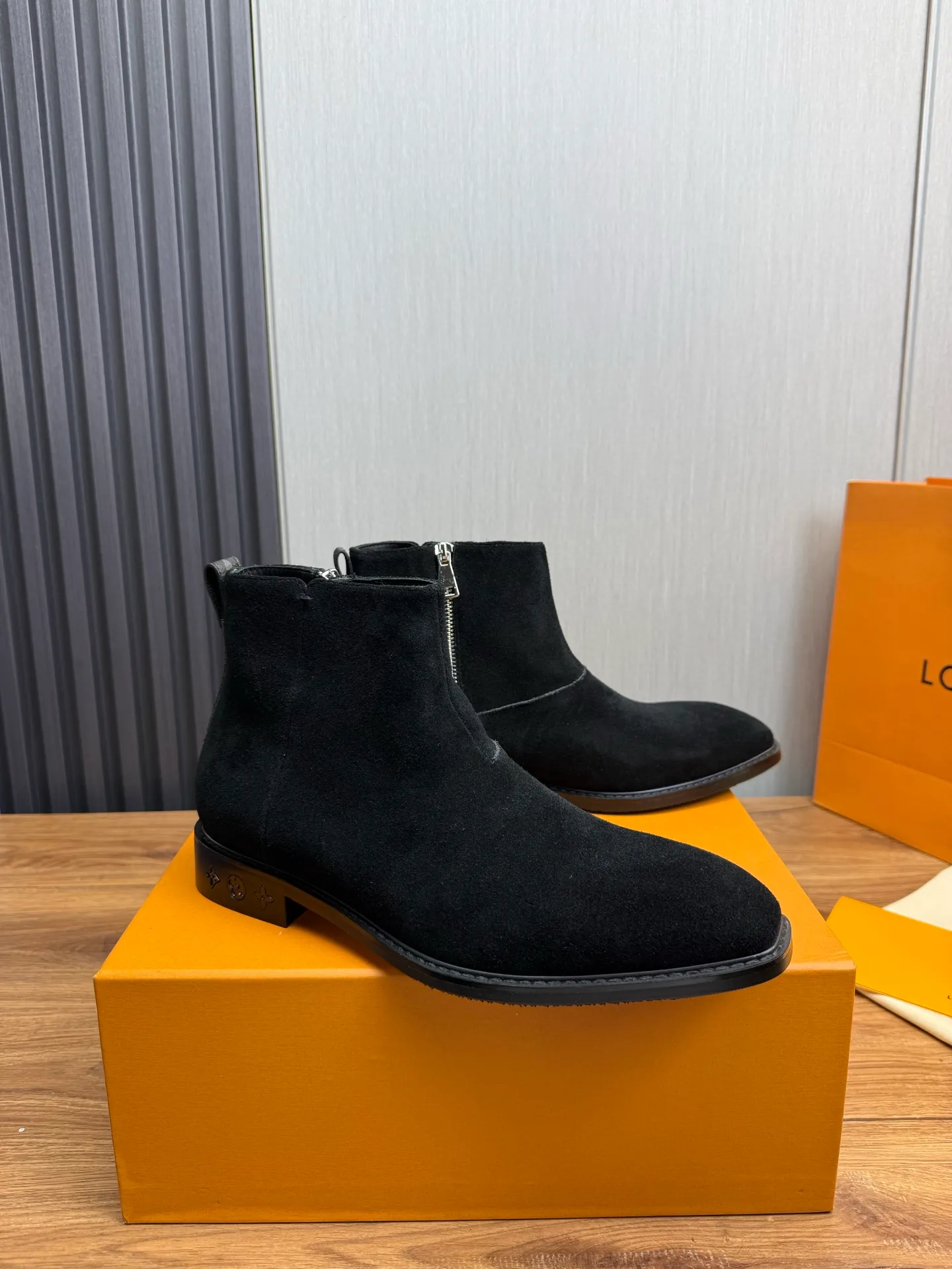 Men's shoes 💰760💰 LV. - Men's business casual leather shoes, top quality products. 1:1 shipment ⬆️Luxurious and noble 👞All imported original brand leather materials, just to create a more comfortable wearing experience, upper: original frosted cowhide ➕Imported full cow lining, original outsole ✔️16-45 (38.45 non-refundable)